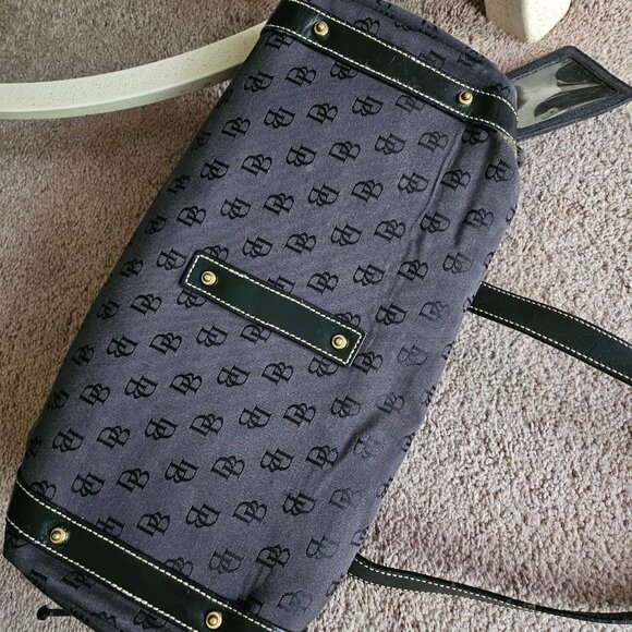 DOONEY AND BOURKE BLACK TOTE SIGNATURE BAG, WITH BLACK LEATHER TRIM KEY TAG - Picture 6 of 7